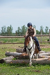 The Extreme Cowboy Race at Horse Country s Lantz McLaren Clinic