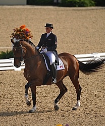 Bonny Bonnello and Pikardi