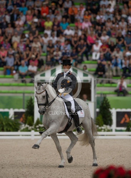 Jose Antonio Garcia Mena ESP and Norte Lovera PRE WEG 2014 N