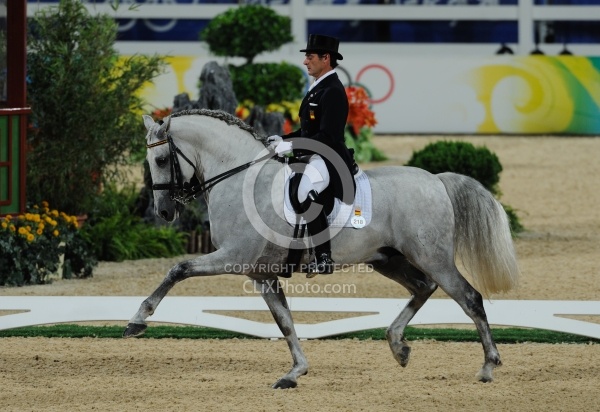 Juan Manuel Munoz Diaz and Fuego XII, Hong Kong Olympics