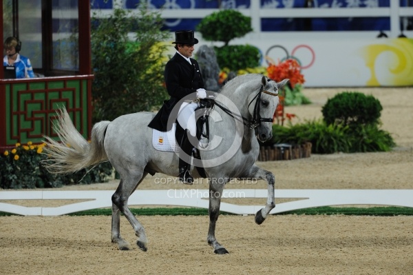 Juan Manuel Munoz Diaz and Fuego XII, Hong Kong Olympics