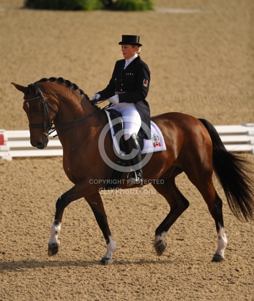 Bonny Bonnello and Pikardi