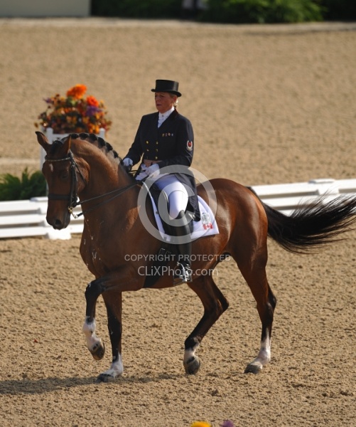 Bonny Bonnello and Pikardi