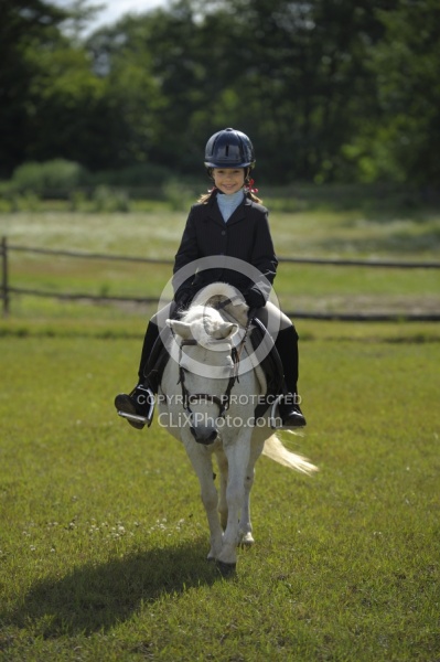 Kids Showing in Schooling Show