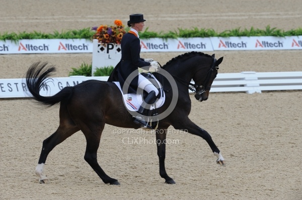 Imke Schellekens-Bartels and Hunter Douglas Sunrise WEG 2010