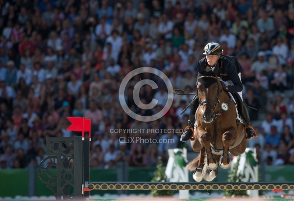 Sandra Auffarth and Opgun Louvo take Eventing Gold WEG 2014 Norm
