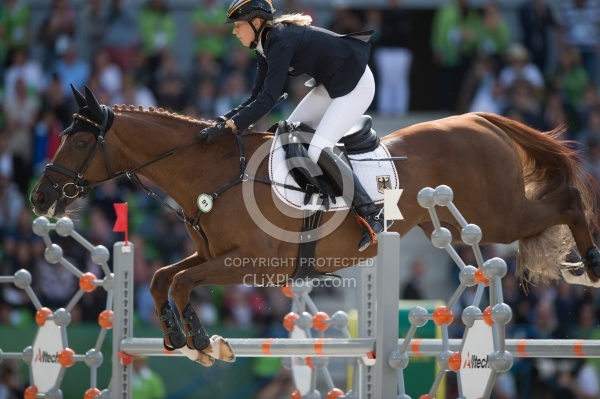 Sandra Auffarth and Opgun Louvo take Eventing Gold WEG 2014 Norm