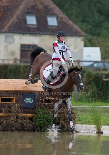 Selena O Hanlon and Foxwood High on course at WEG 2014 Normandy,